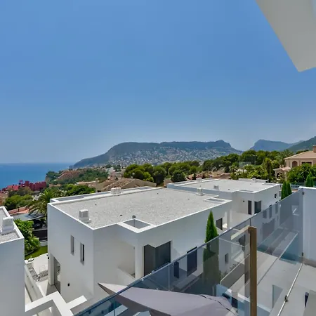 Casa Adosada En Melior Hills 4*