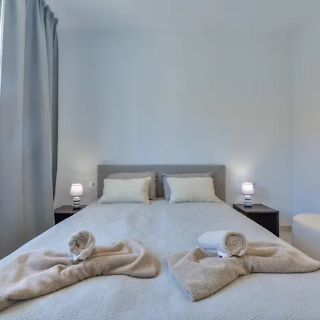 Casa Adosada En Melior Hills 4*